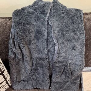 Amazon Women's Gray Fleece Vest